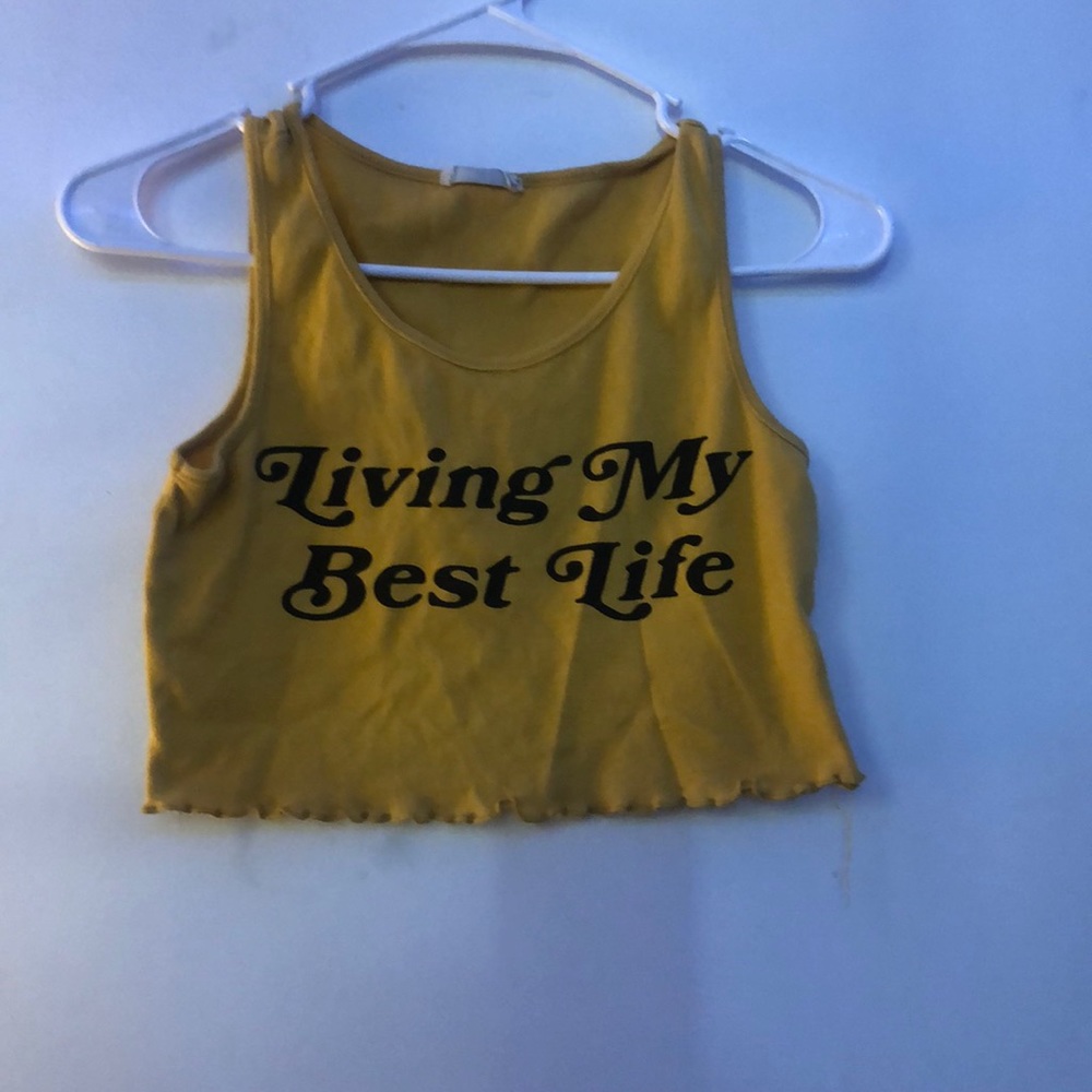 Yellow Arans den crop “living my best life”